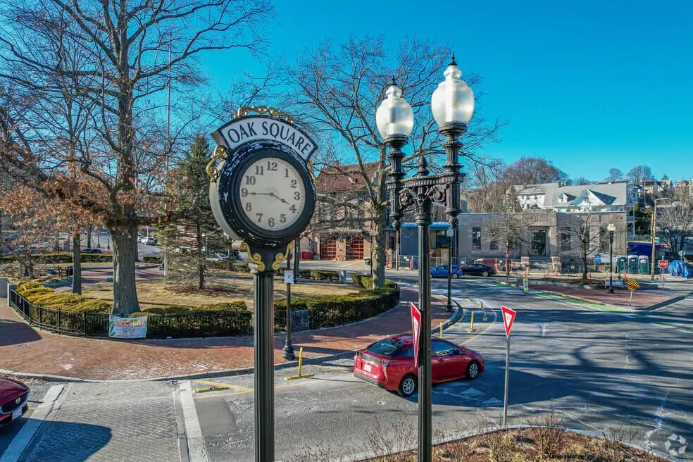 Brighton Neighborhood Guide: Urban Energy, Village Hubs, and a Fast Commute for Young Professionals