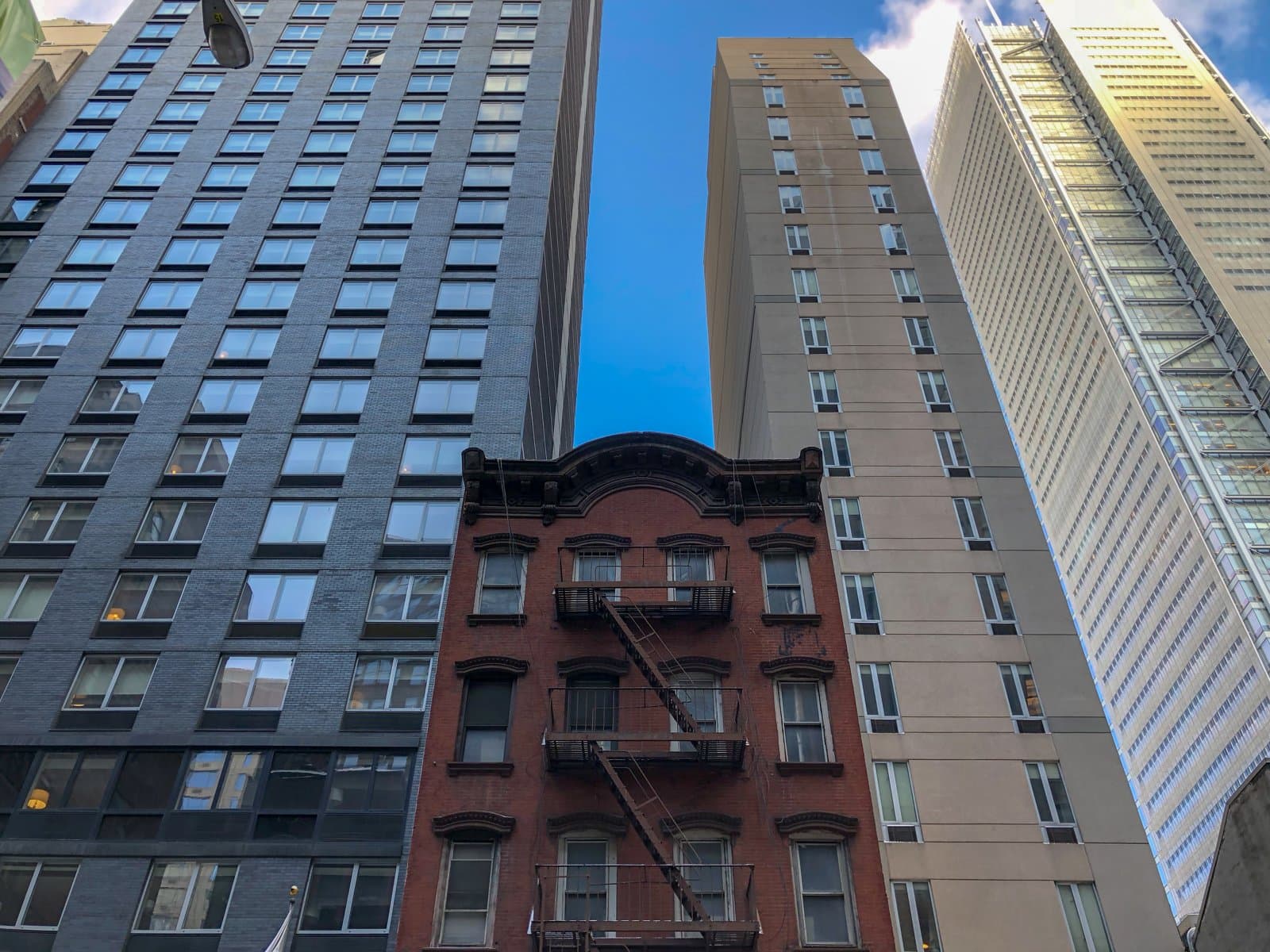 MA Renters: Where to Sign This May—and Where to Run Before 2026 Leases